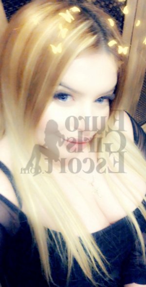 Lou-ambre erotic massage in Allouez WI and call girls
